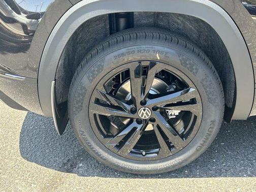 2025 Volkswagen Atlas Cross Sport 2.0T SEL