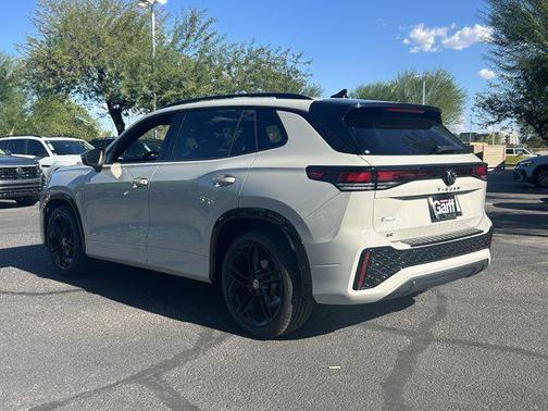 2025 Volkswagen Tiguan 2.0T SE R-Line Black