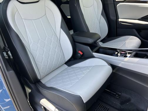 monterey blue pearl 2026 Volkswagen Tiguan 2.0T SEL R-Line 4MOTION