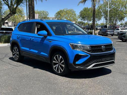 Cornflower Blue 2022 Volkswagen Taos 1.5T SE