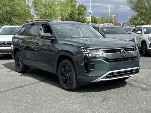 Sacramento Green Metallic 2027 Volkswagen Atlas SE w/Technology