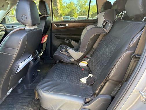 Silver Mist Metallic 2024 Volkswagen Atlas 2.0T SE w/Technology