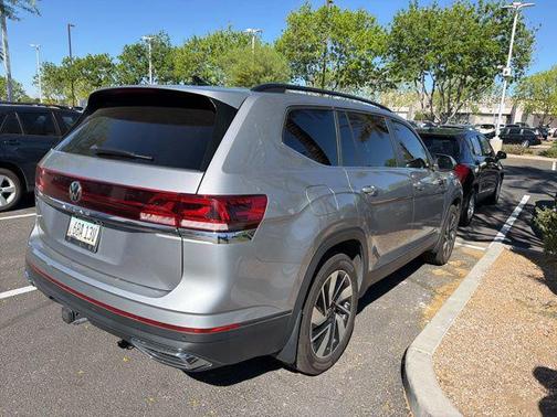 Silver Mist Metallic 2024 Volkswagen Atlas 2.0T SE w/Technology