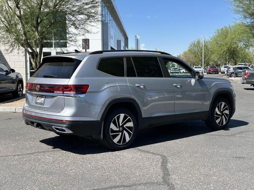 Silver Mist Metallic 2024 Volkswagen Atlas 2.0T SE w/Technology