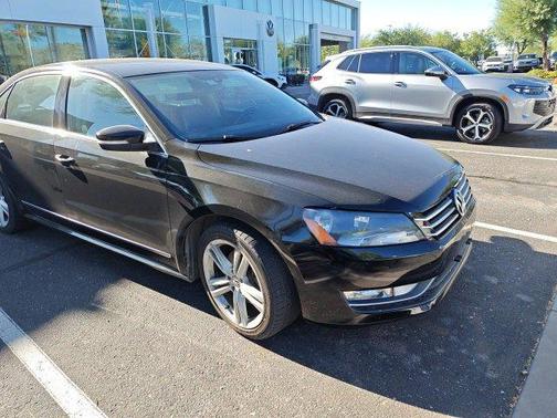 2015 Volkswagen Passat 1.8T Auto SE w/Sunroof & Nav