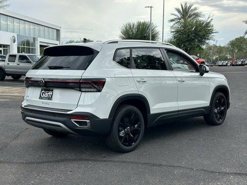 2025 Volkswagen Taos 1.5T SE