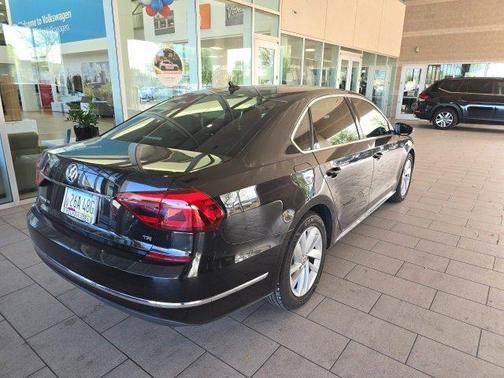 2018 Volkswagen Passat 2.0T SE