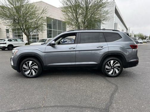 Platinum Gray Metallic 2024 Volkswagen Atlas 2.0T SE w/Technology 4MOTION