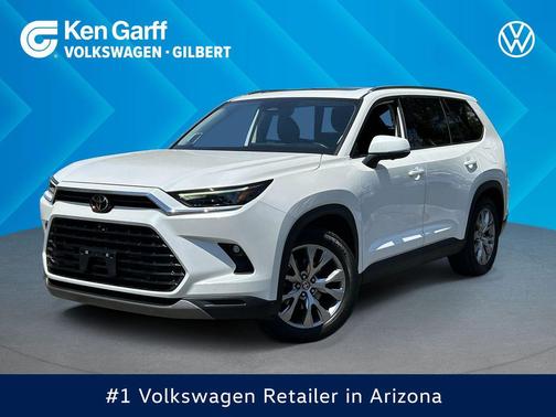 Pearl 2024 Toyota Grand Highlander XLE
