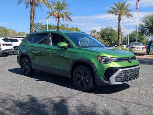 2025 Volkswagen Taos 1.5T SE