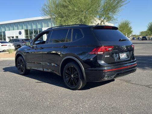 2022 Volkswagen Tiguan 2.0T SE R-Line Black 4MOTION