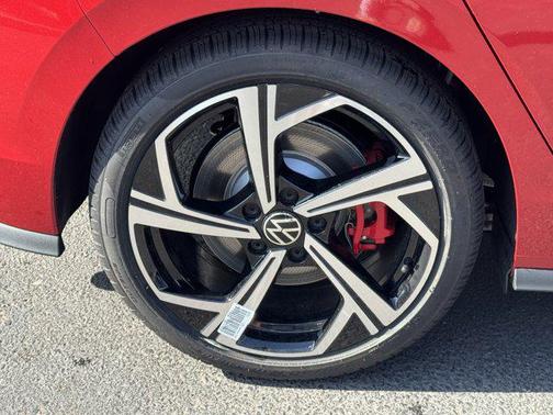 2025 Volkswagen Golf GTI 2.0T SE DSG