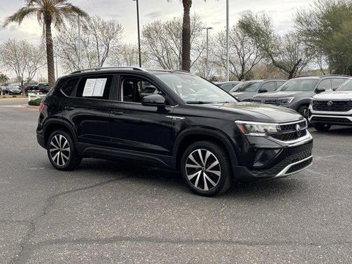 2026 Volkswagen Taos SE Black