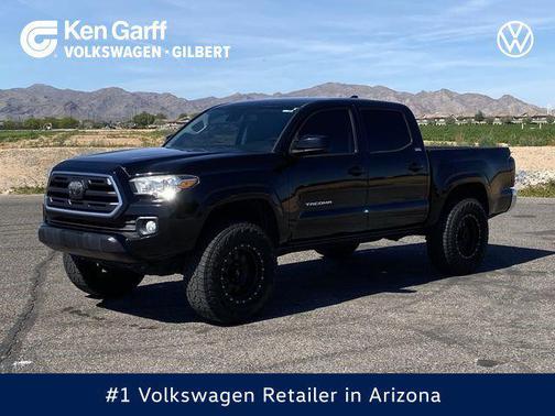 Midnight Black Metallic 2018 Toyota Tacoma SR5