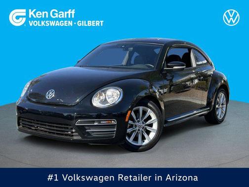 Deep Black 2017 Volkswagen Beetle 1.8T SE