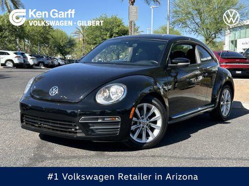 Deep Black 2017 Volkswagen Beetle 1.8T SE