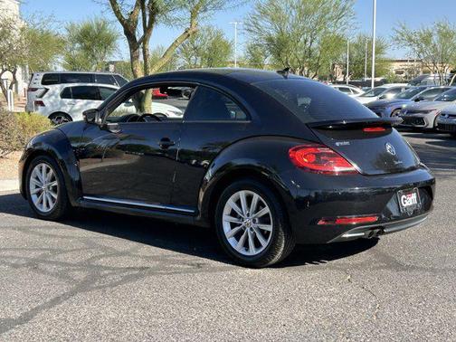 Deep Black 2017 Volkswagen Beetle 1.8T SE