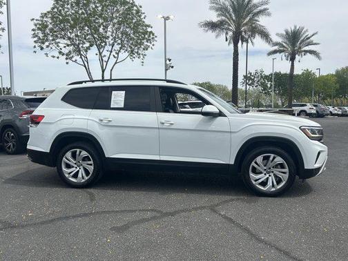 2022 Volkswagen Atlas 3.6L SE w/Technology