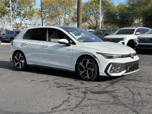 2026 Volkswagen Golf GTI 2.0T SE DSG