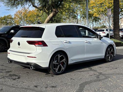 2026 Volkswagen Golf GTI 2.0T SE DSG