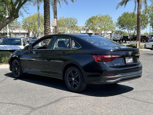 Deep Black 2024 Volkswagen Jetta 1.5T SE