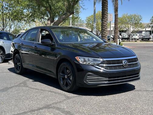 Deep Black 2024 Volkswagen Jetta 1.5T SE