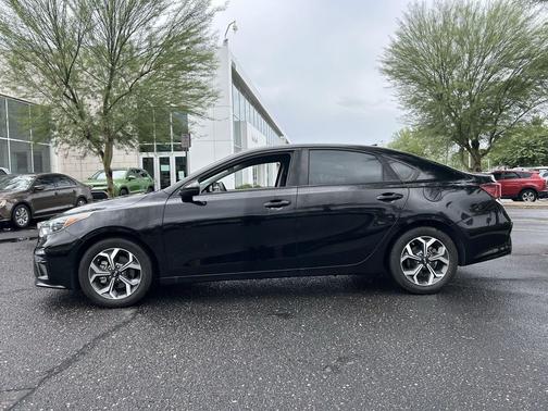 Aurora Black 2019 Kia Forte LXS