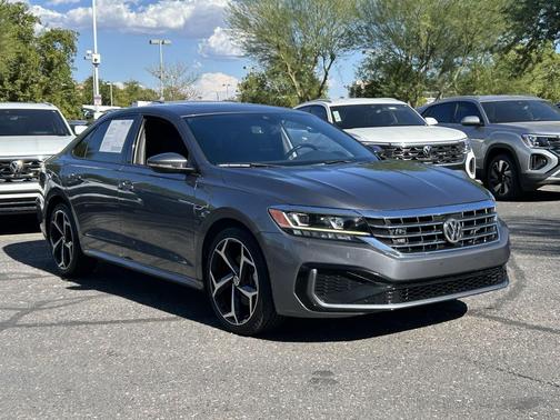 Platinum Gray Metallic 2021 Volkswagen Passat 2.0T R-Line