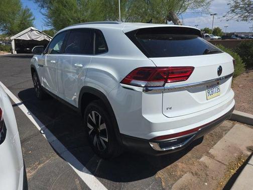 Pure White 2022 Volkswagen Atlas Cross Sport 2.0T SE