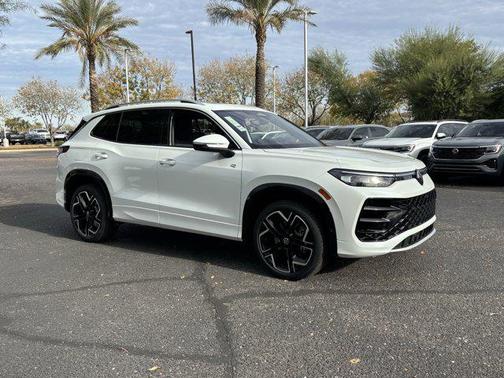 2026 Volkswagen Tiguan 2.0T SEL R-Line 4MOTION