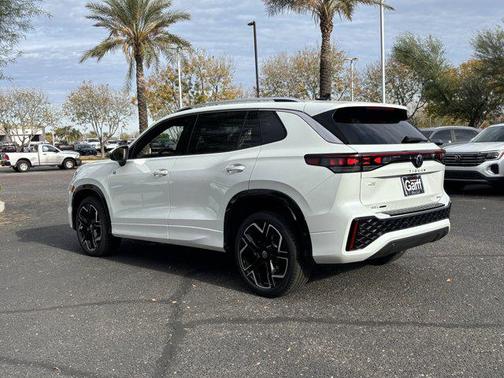 2026 Volkswagen Tiguan 2.0T SEL R-Line 4MOTION