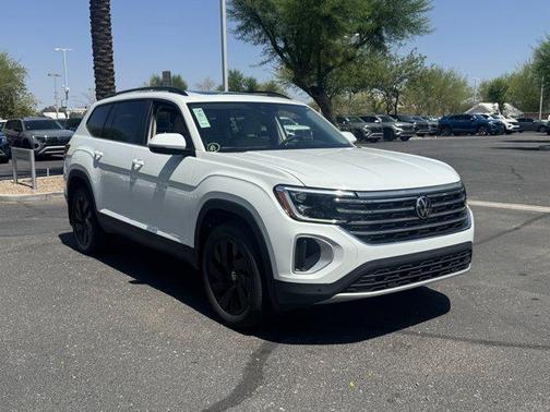 2025 Volkswagen Atlas 2.0T SE w/Technology