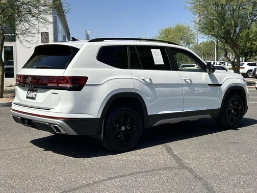 Pure White 2024 Volkswagen Atlas 2.0T SE w/Technology 4MOTION