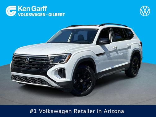 Pure White 2024 Volkswagen Atlas 2.0T SE w/Technology 4MOTION