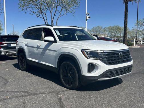 2025 Volkswagen Atlas 2.0T SE w/Technology