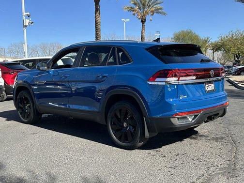 2025 Volkswagen Atlas Cross Sport 2.0T SE w/Technology