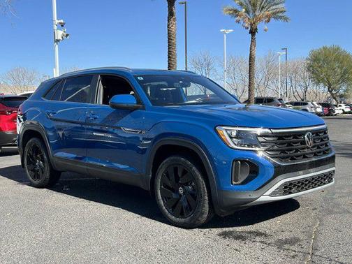 2025 Volkswagen Atlas Cross Sport 2.0T SE w/Technology
