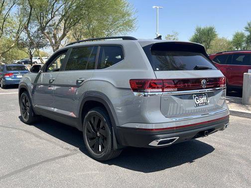 2025 Volkswagen Atlas 2.0T SE w/Technology 4MOTION