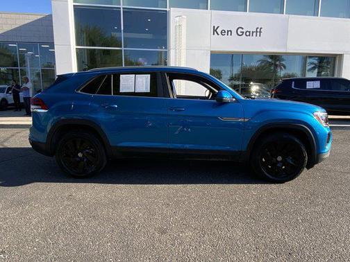 2025 Volkswagen Atlas Cross Sport 2.0T SE w/Technology