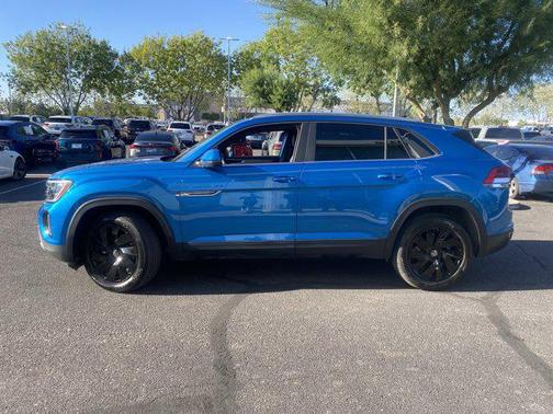 2025 Volkswagen Atlas Cross Sport 2.0T SE w/Technology