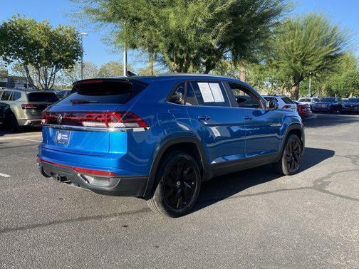 2025 Volkswagen Atlas Cross Sport 2.0T SE w/Technology