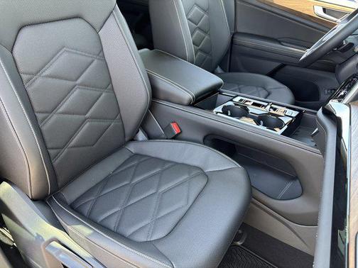 opal white pearl 2026 Volkswagen Atlas 2.0T SE w/Technology