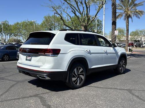 opal white pearl 2026 Volkswagen Atlas 2.0T SE w/Technology