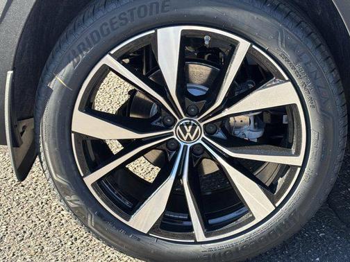 2026 Volkswagen Atlas Cross Sport 2.0T SEL Premium