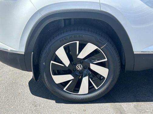 2025 Volkswagen Atlas Cross Sport 2.0T SEL