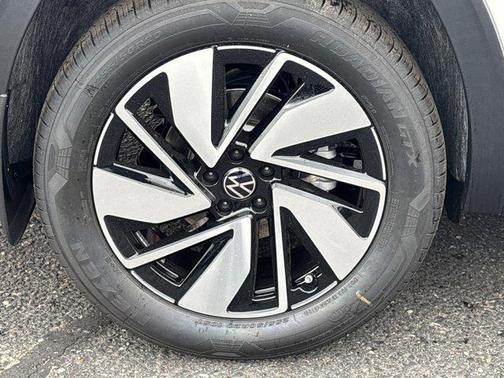 opal white pearl 2026 Volkswagen Atlas 2.0T SE w/Technology