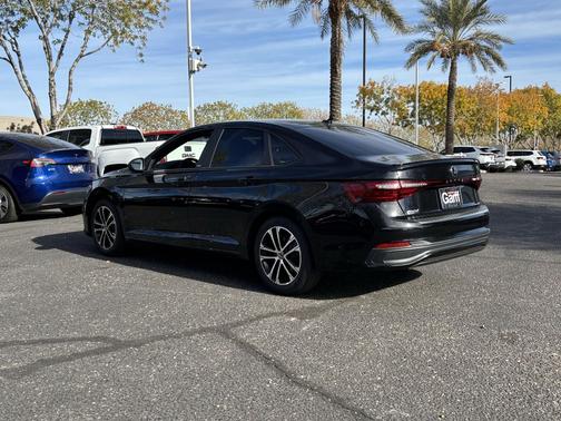 Deep Black Pearl 2026 Volkswagen Jetta 1.4T S