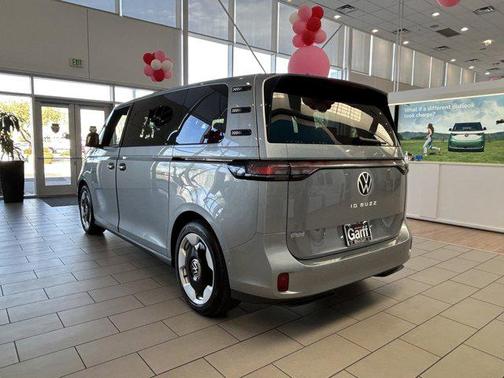 2025 Volkswagen ID. Buzz Pro S