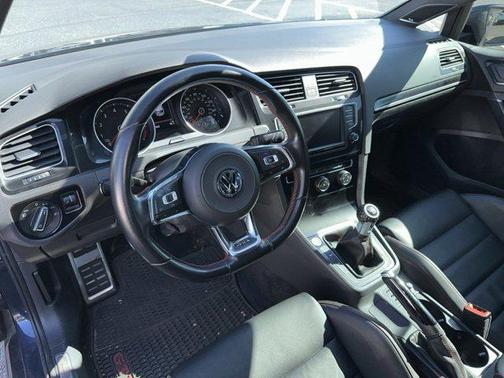 2017 Volkswagen Golf GTI 2.0T SE 4-Door