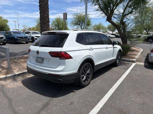 Pure White 2022 Volkswagen Tiguan 2.0T SE